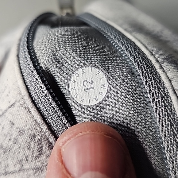 LULULEMON size 12 pace perfect crop light cast leggings - Picture 7 of 7